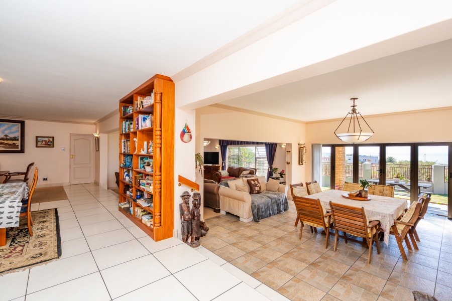 4 Bedroom Property for Sale in Myburgh Park Western Cape